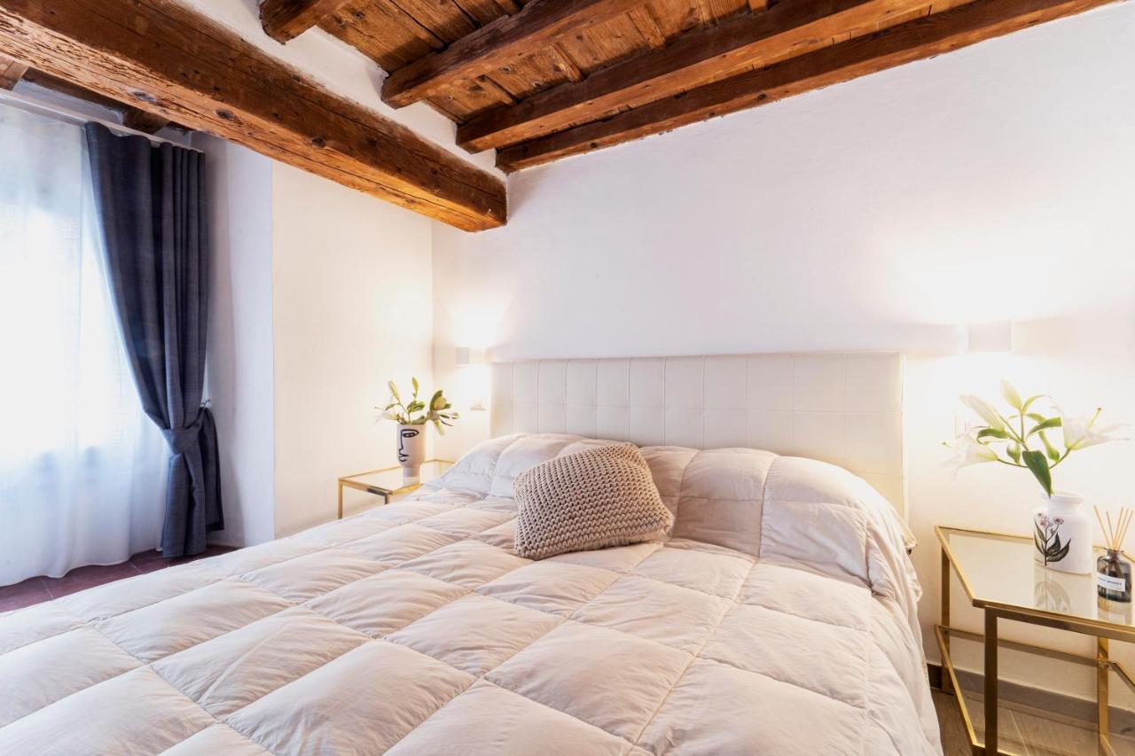 Palazzovilla Historic Building Luxury Suite Флоренція Екстер'єр фото