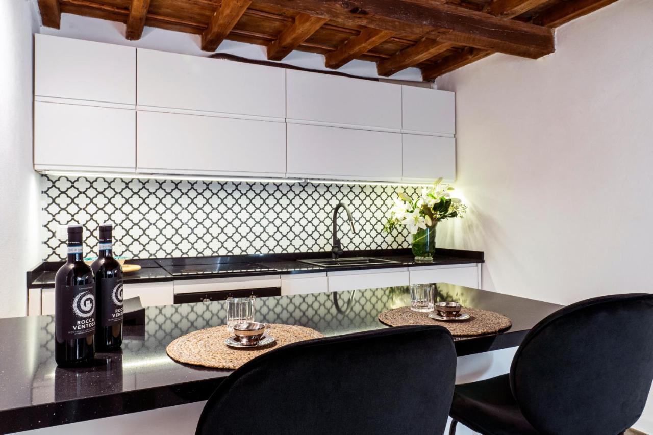 Palazzovilla Historic Building Luxury Suite Флоренція Екстер'єр фото