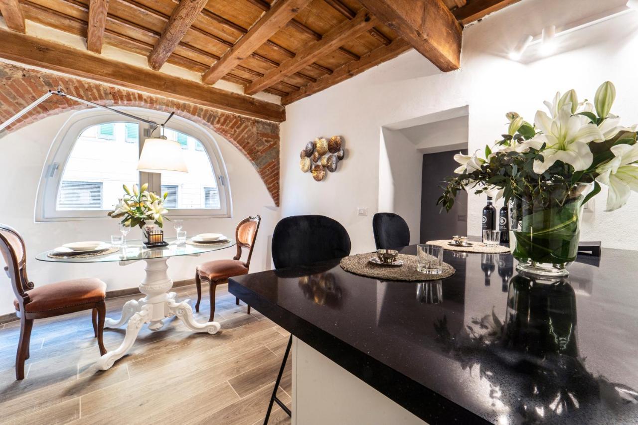 Palazzovilla Historic Building Luxury Suite Флоренція Екстер'єр фото