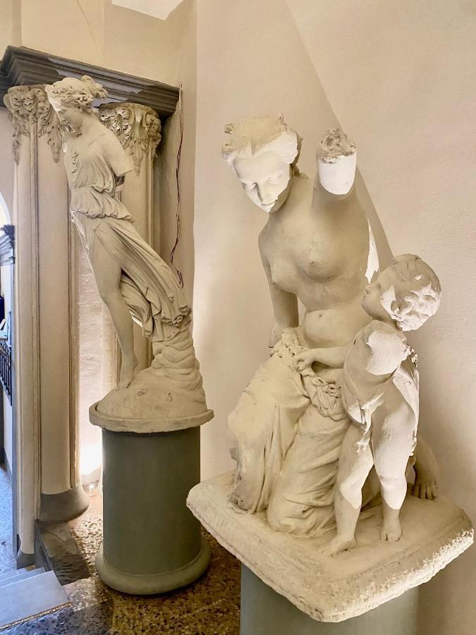 Palazzovilla Historic Building Luxury Suite Флоренція Екстер'єр фото